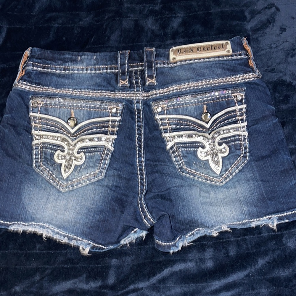 Buckle Jean Shorts - Picture 2 of 5